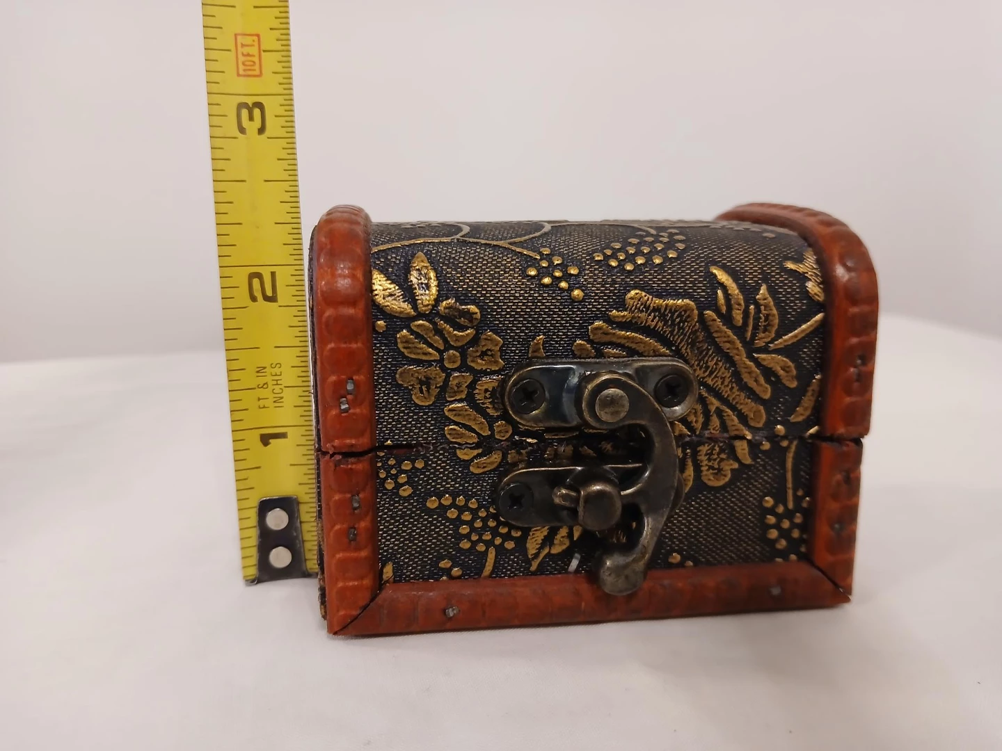 Decorative Wooden Treasure Chest. Pick up only. - photo 4