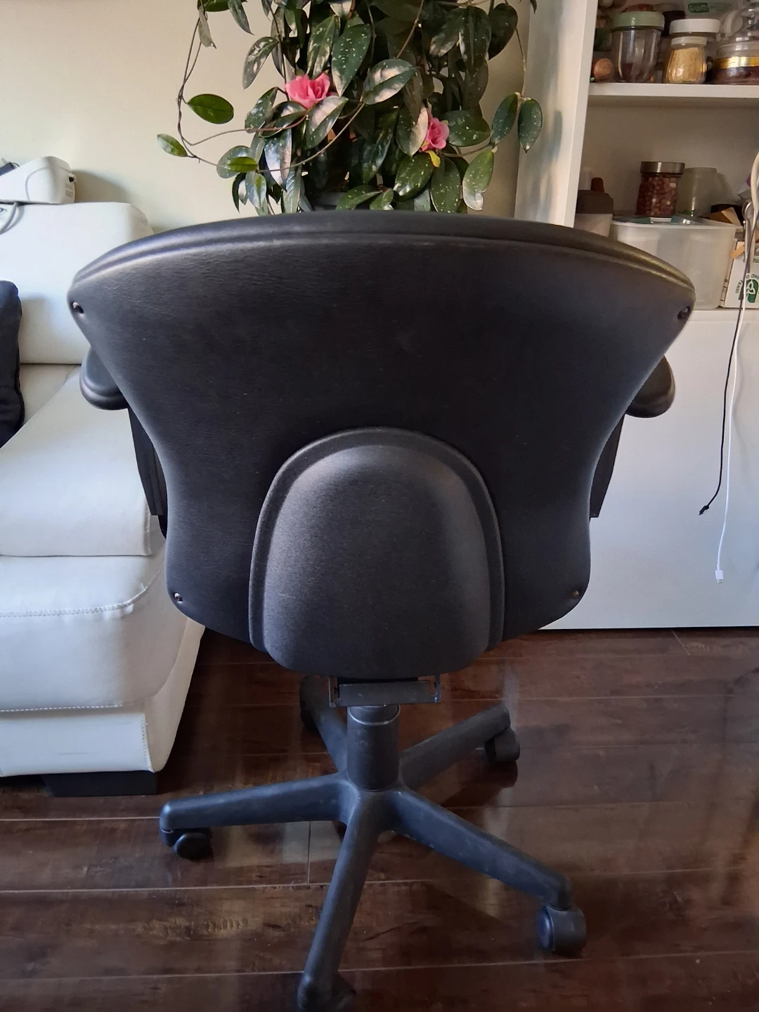 Black Office Chair heavy duty excellent condition - photo 4