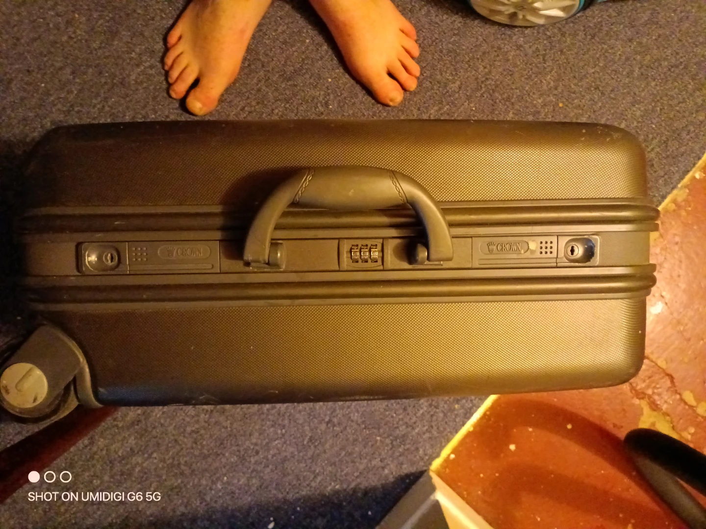 Crown Luggage Carry-On Suitcase - photo 2