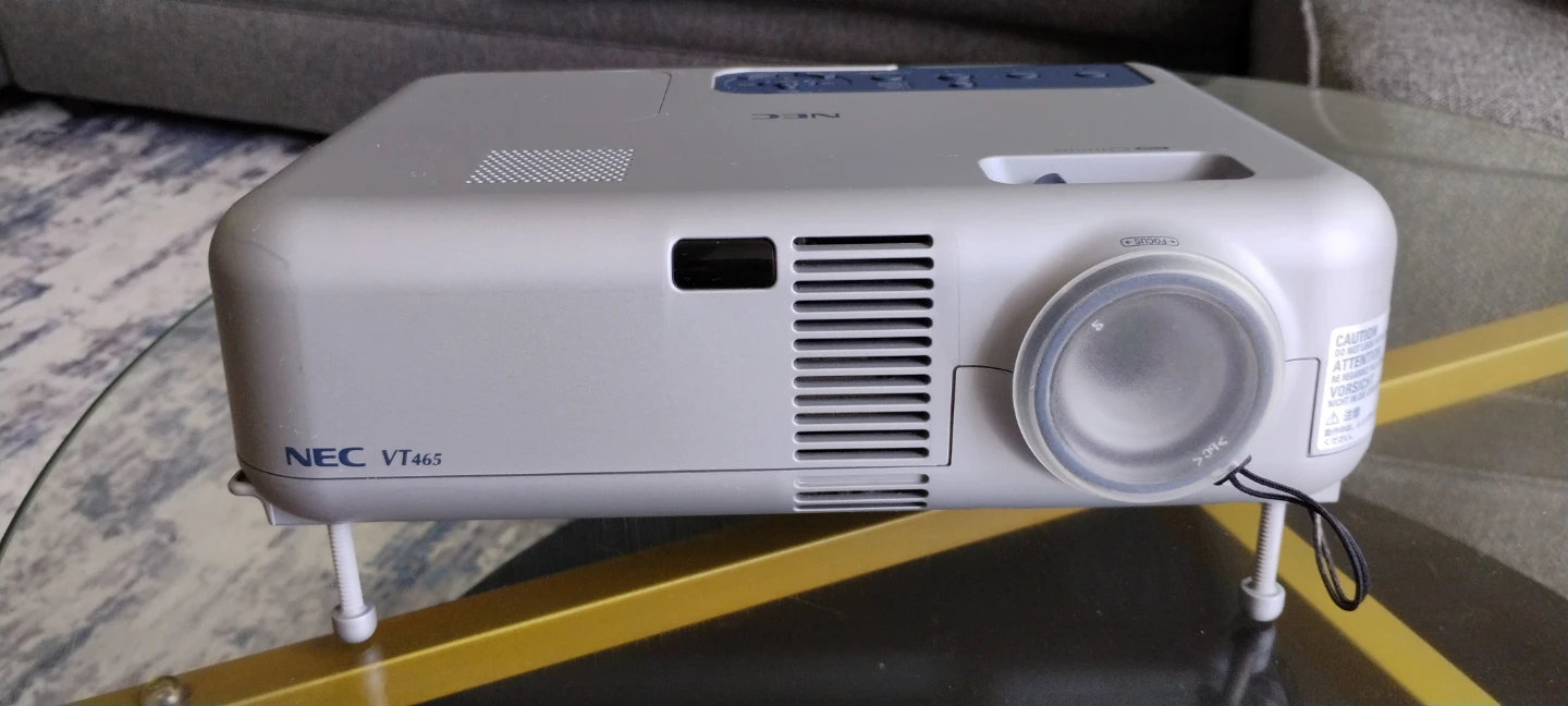 NEC VT465 Projector - photo 3