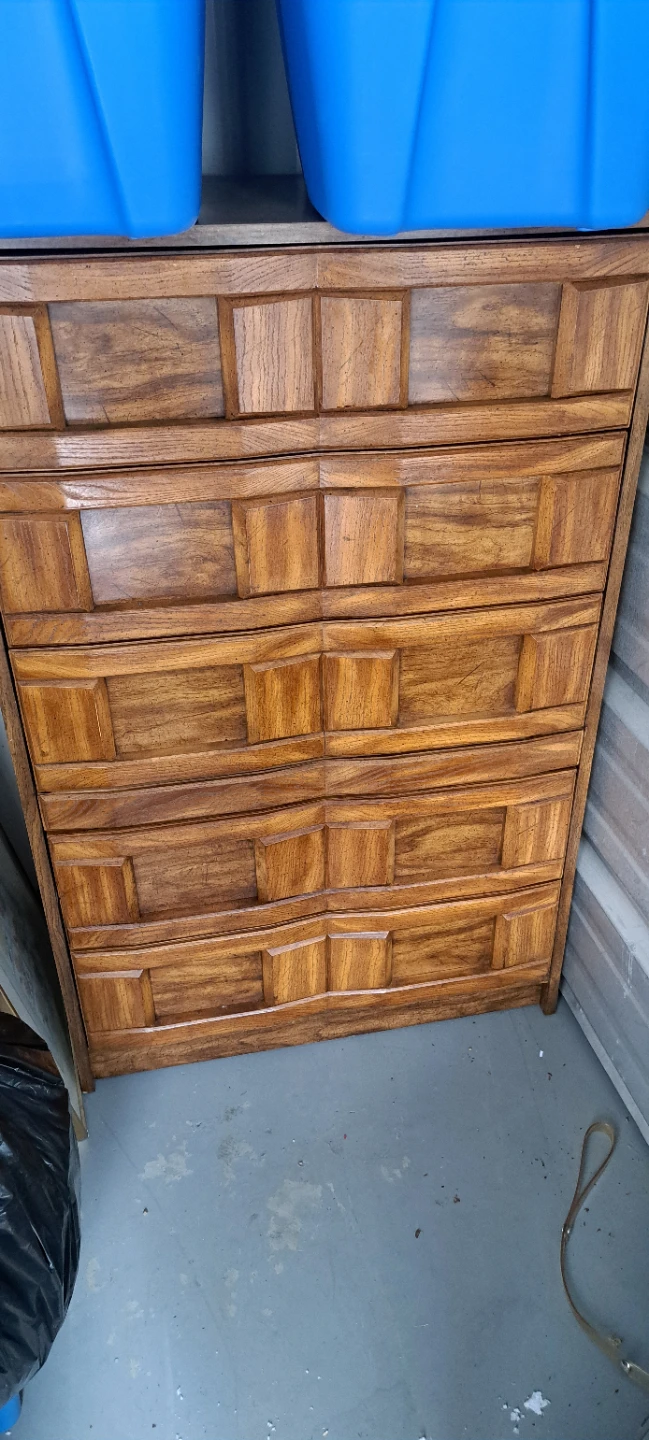 Wooden Dresser with 6 Drawers