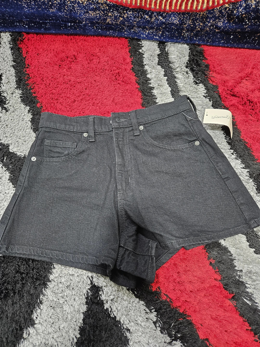 Universal Thread Women's Black Denim Shorts Size 4