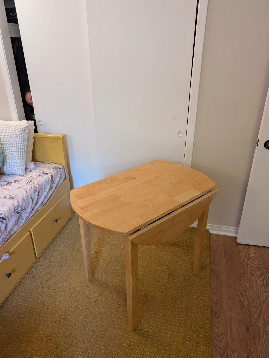 Round drop-leaf table. 35in - 23in - photo 3