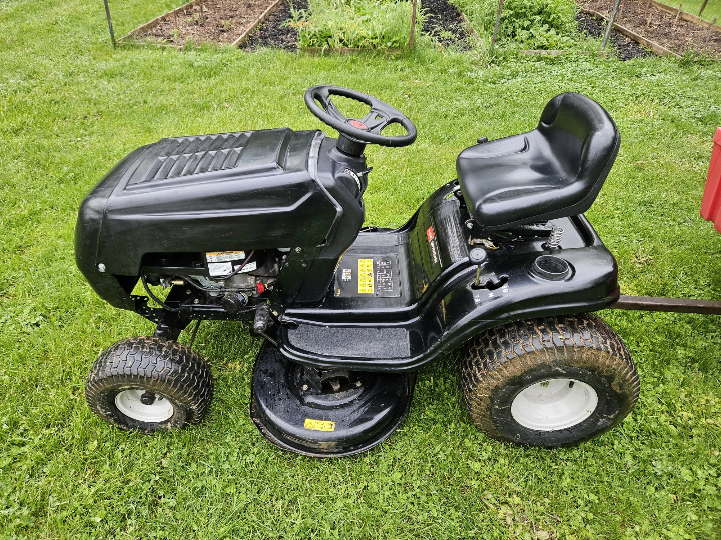 38" riding lawn tractor - photo 2