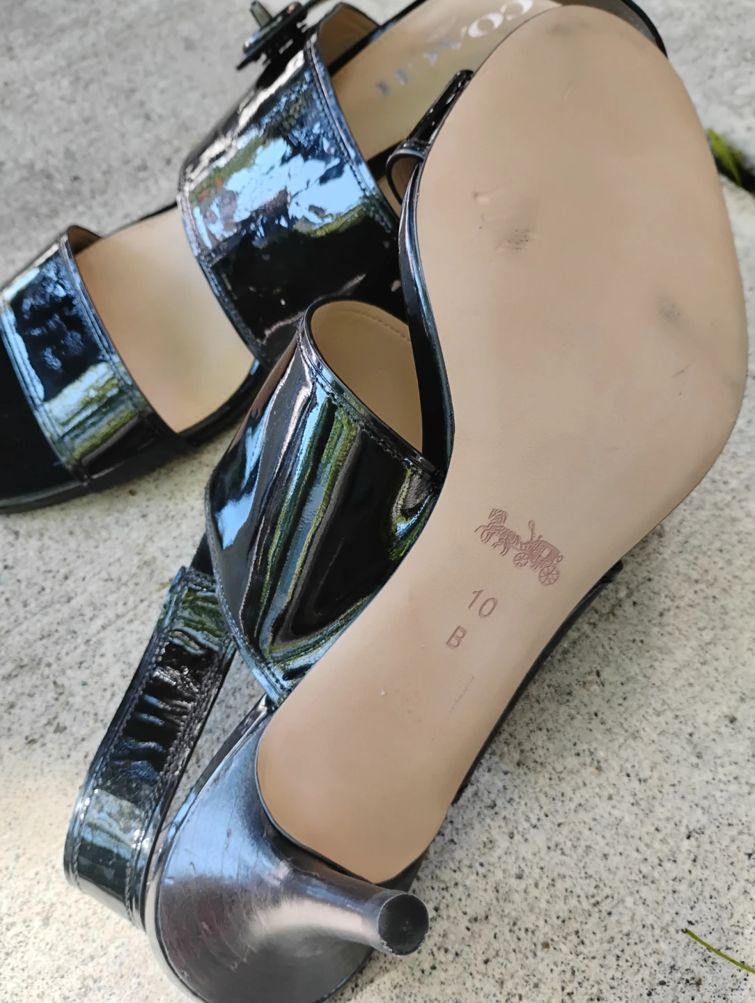 Coach Black Patent Leather Kitten Heels - Size 10B - photo 3