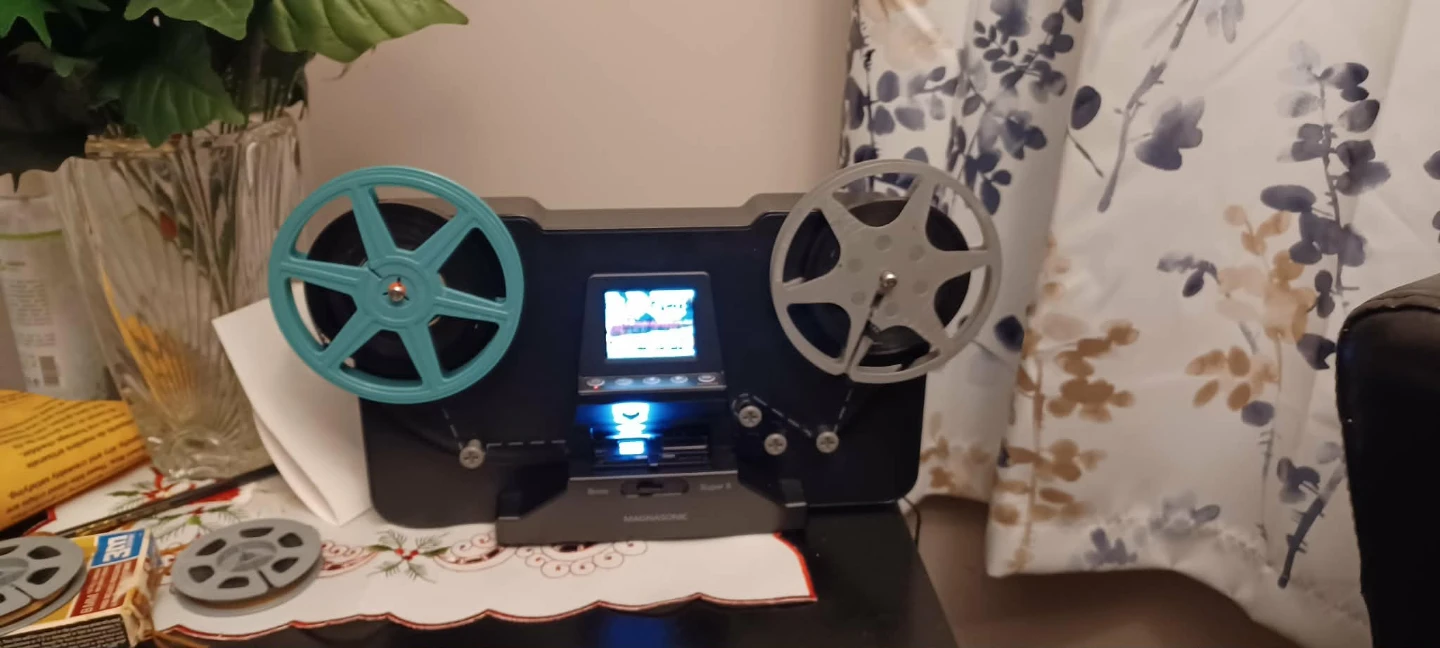Magnasonic Super 8/8mm Film Scanner - photo 3
