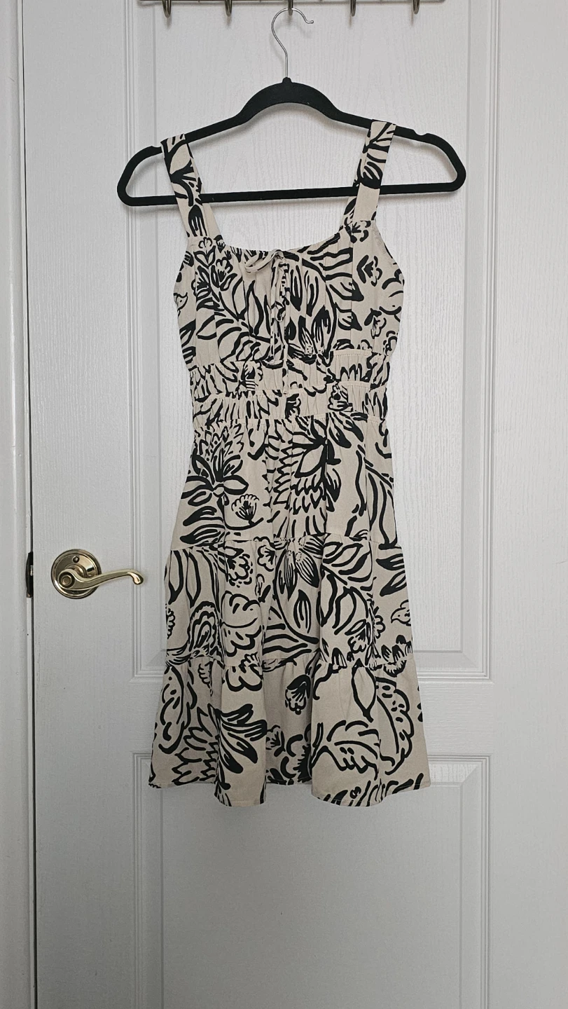 2 Summer Dress + 1 New Uniqlo Skirt (NWT) - photo 3