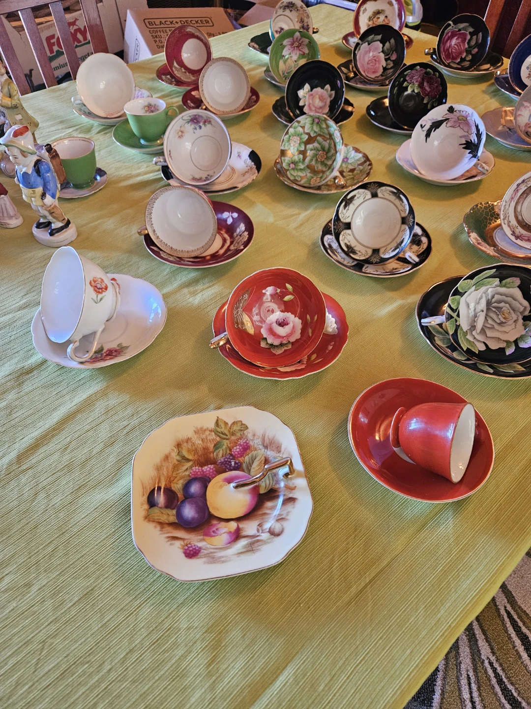 Assorted Vintage Teacups and Saucers - photo 3