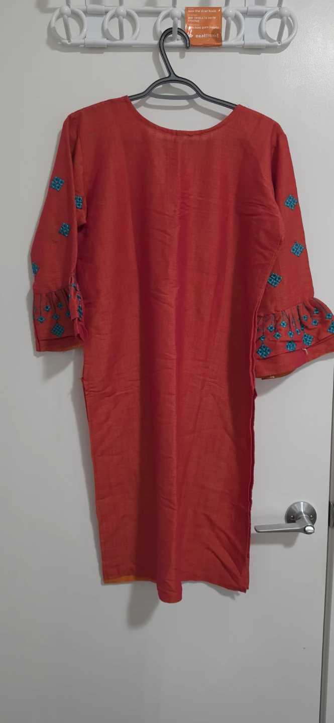 Red Kurti with Blue Embroidery - photo 2