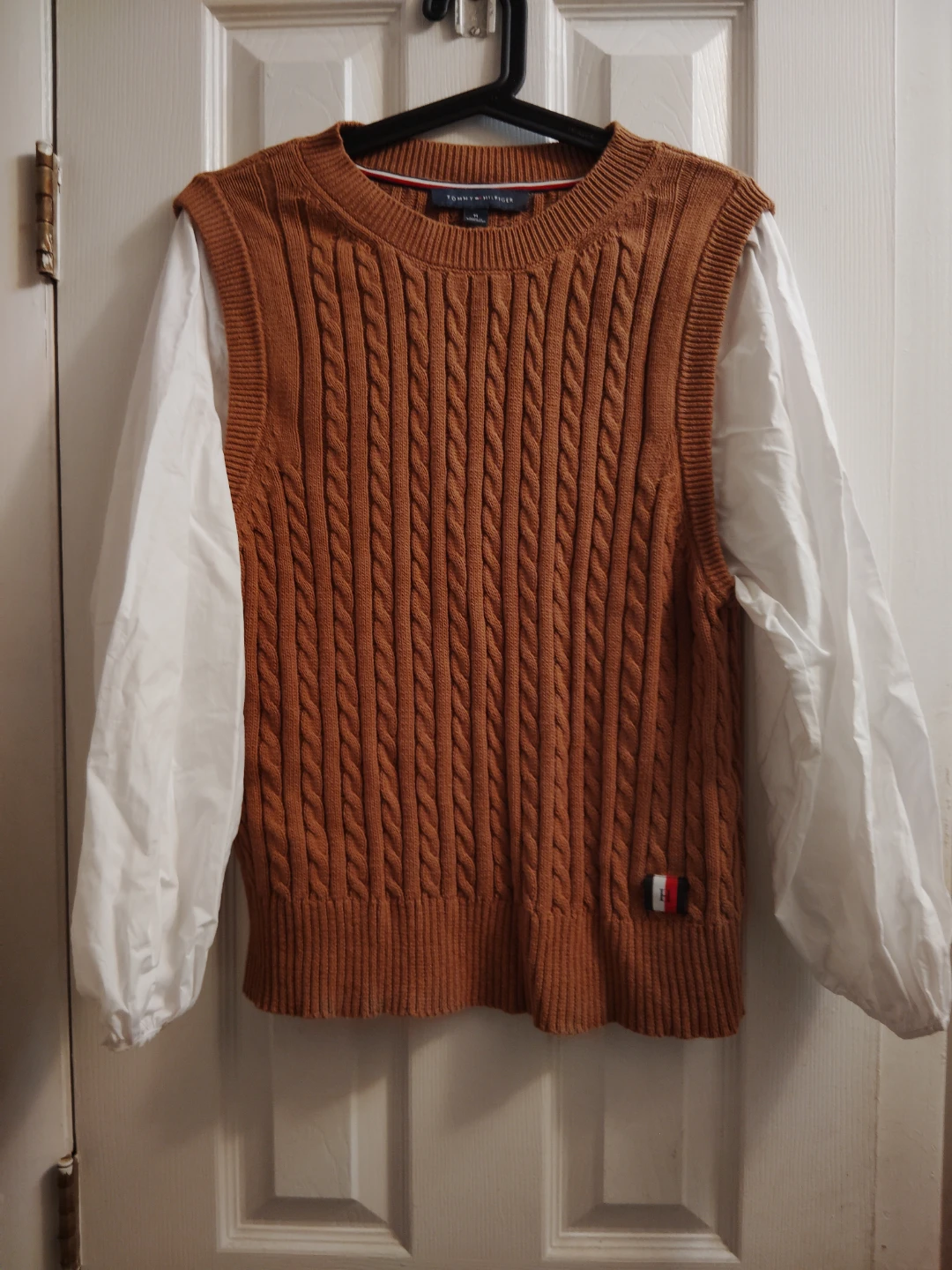 Tommy Hilfiger Women's Cable Knit Vest with White Sleeves