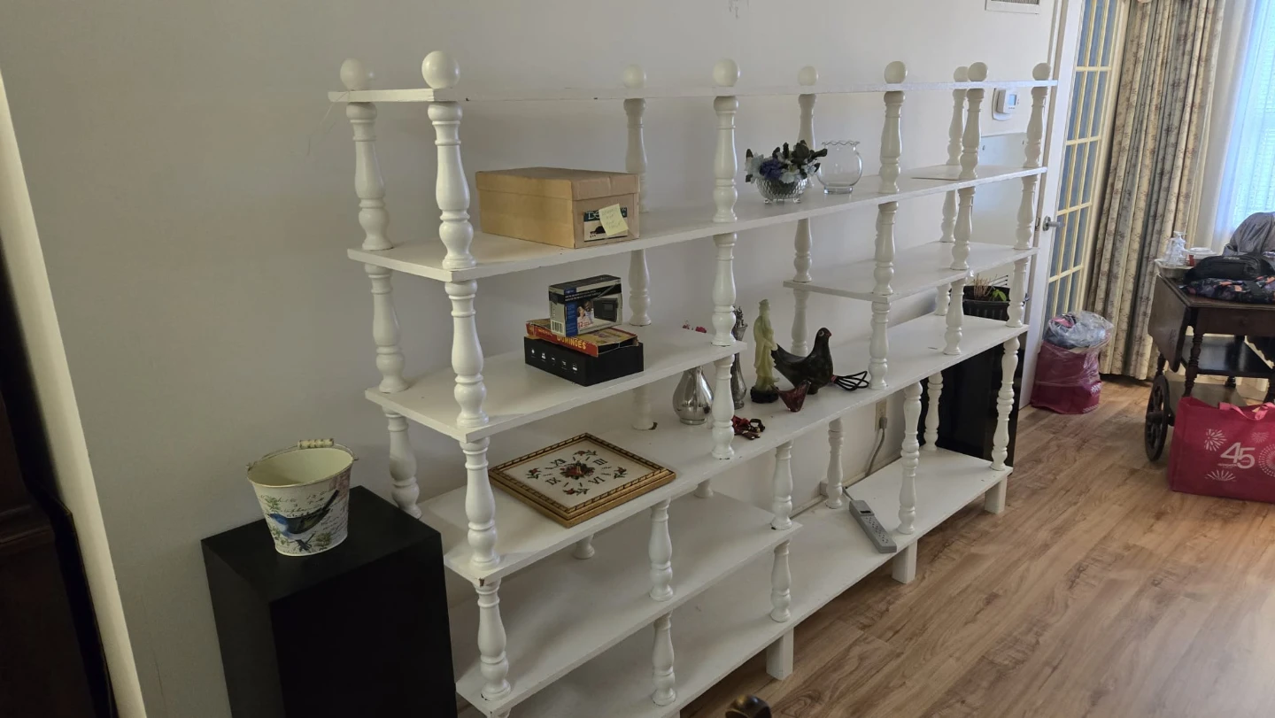 White Vintage Shelf - photo 2