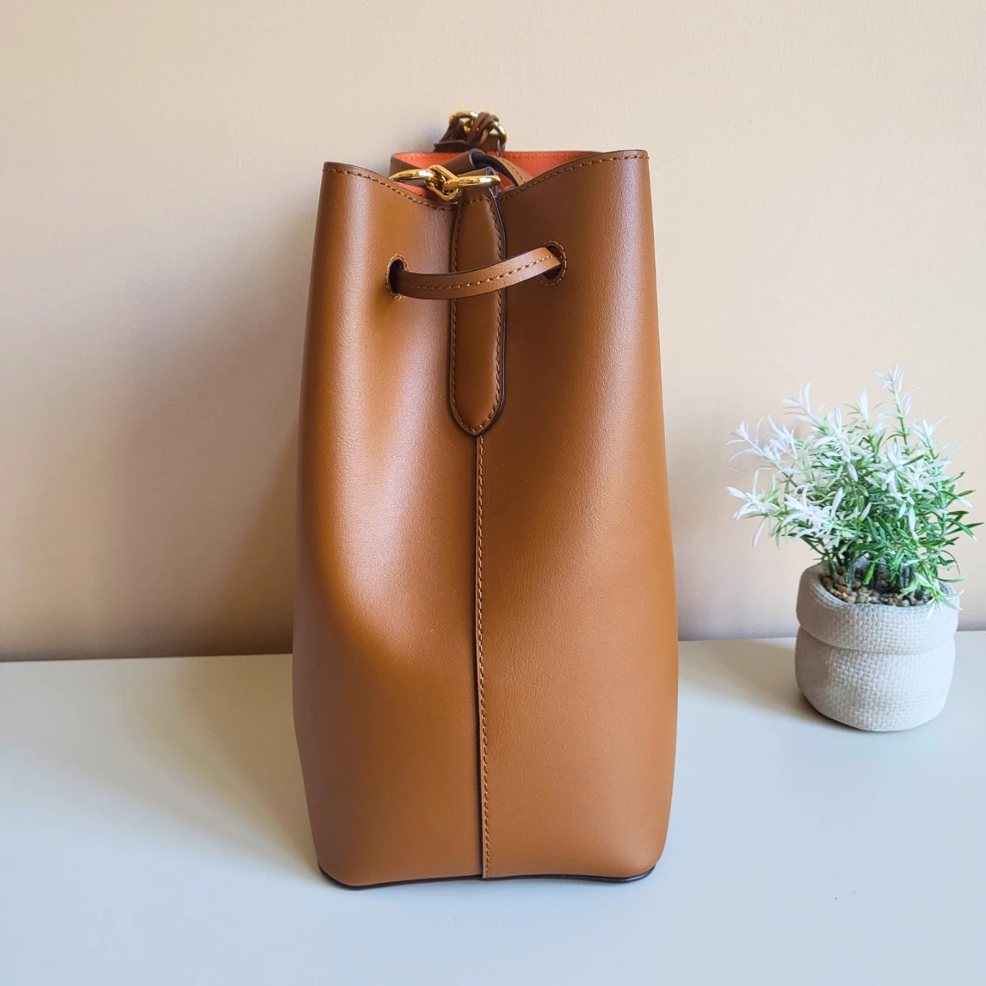 Pre-Loved Ralph Lauren Medium Debby Bucket Purse! 👜 - photo 4