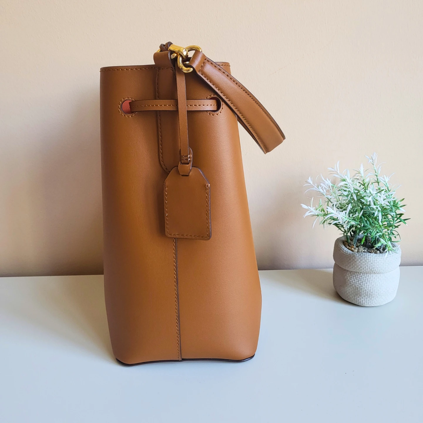 Pre-Loved Ralph Lauren Medium Debby Bucket Purse! 👜 - photo 5