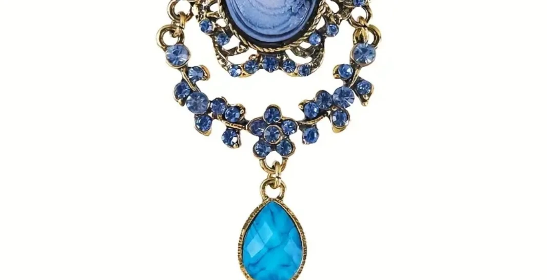Vintage Style Cameo Brooch with Blue Gemstones - photo 4