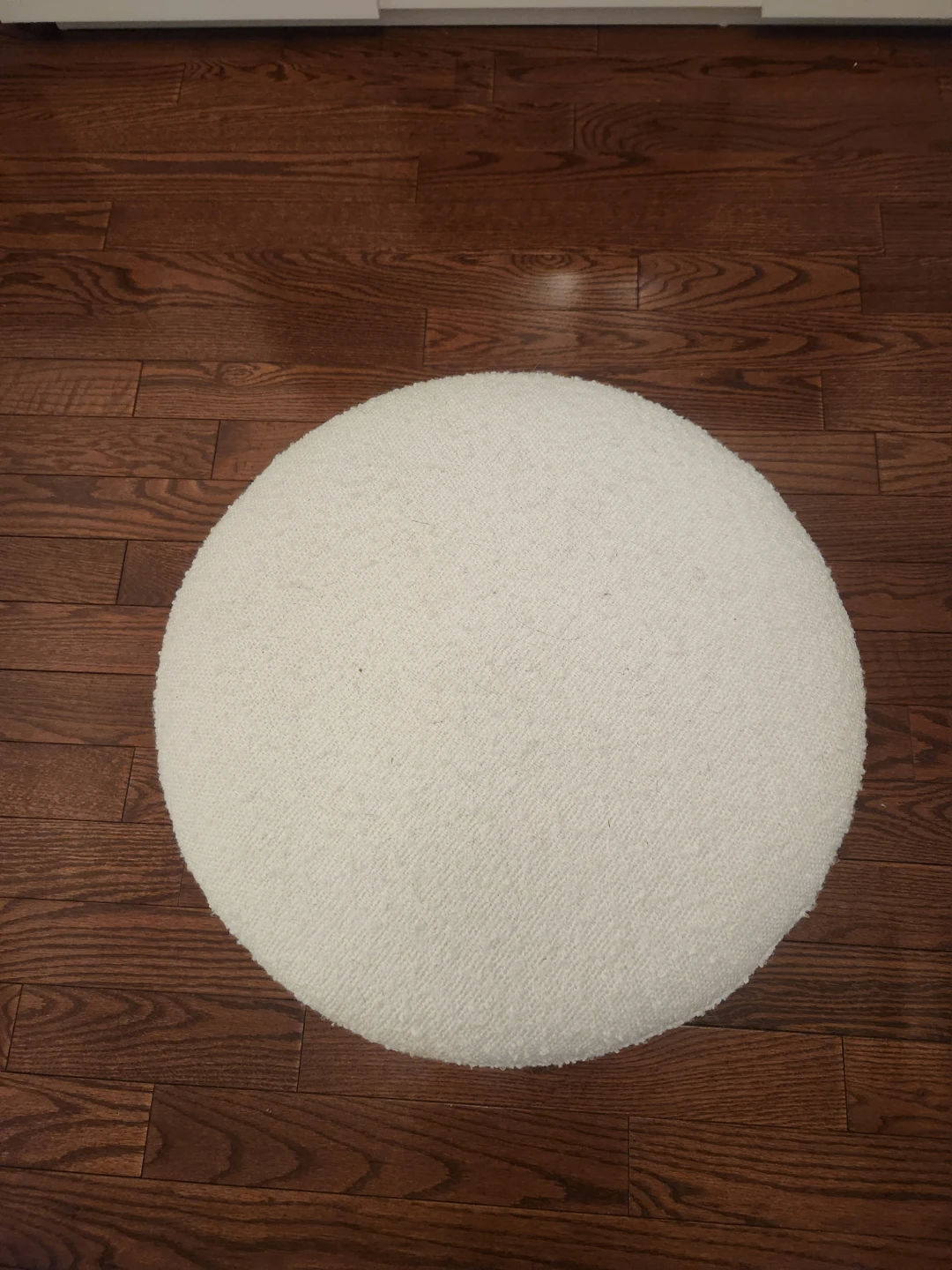 White Round Storage Ottoman with Wooden Legs - photo 3