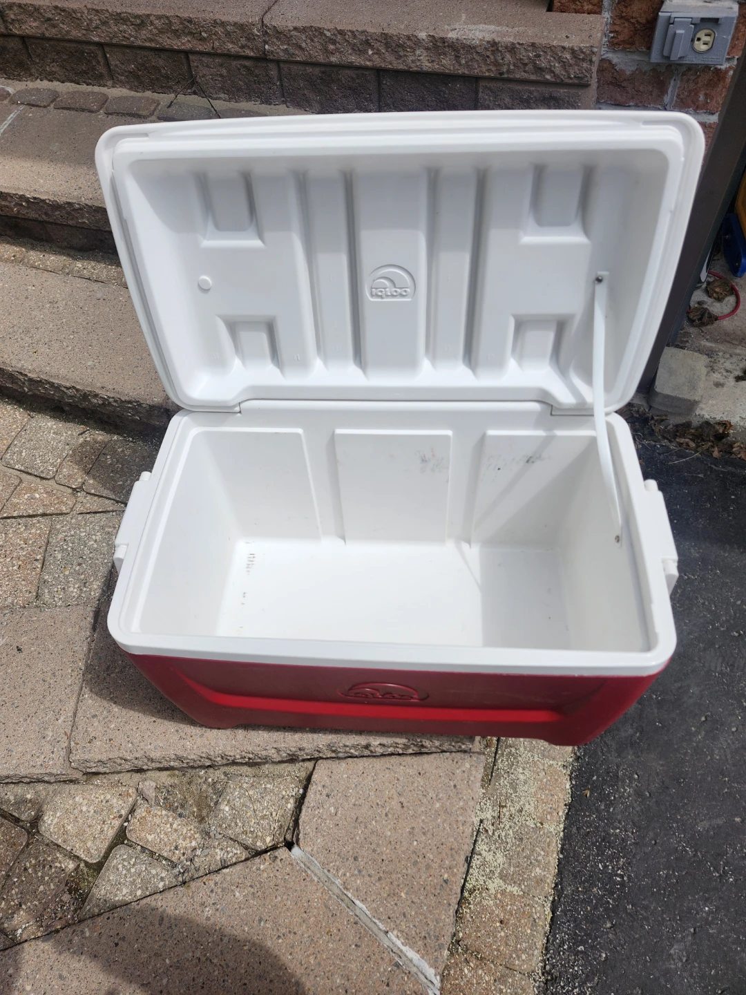 Igloo Red & White Cooler - photo 2