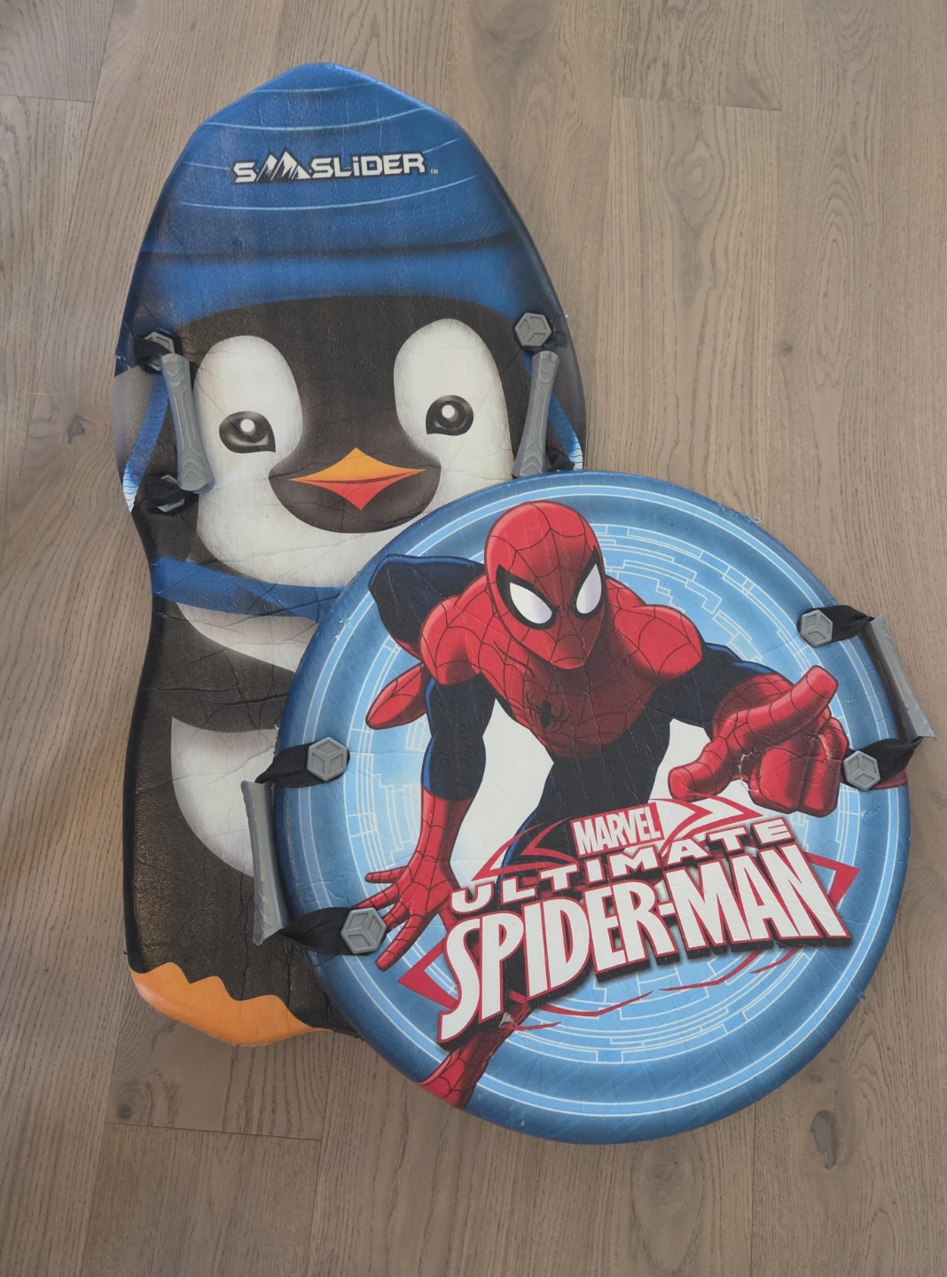 2 animated kids snow sleds