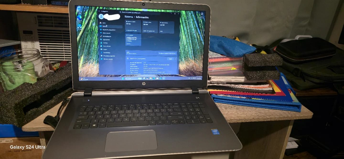 HP Laptop - photo 2