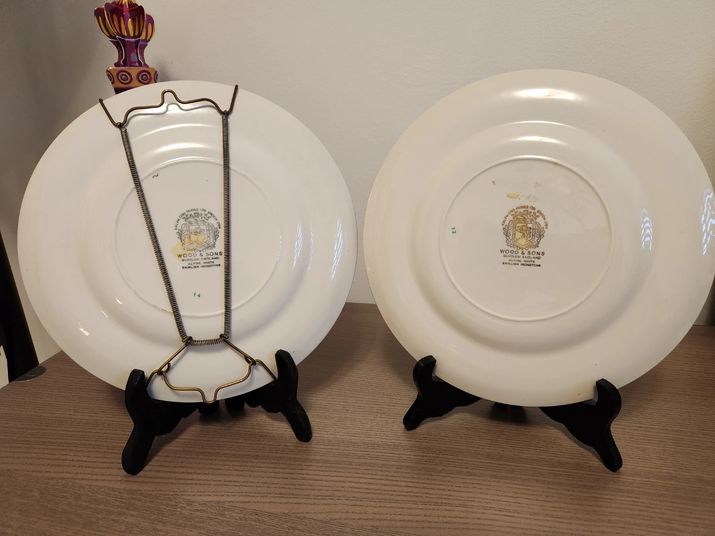 Decorative Plates with Vintage Figures Set - photo 2