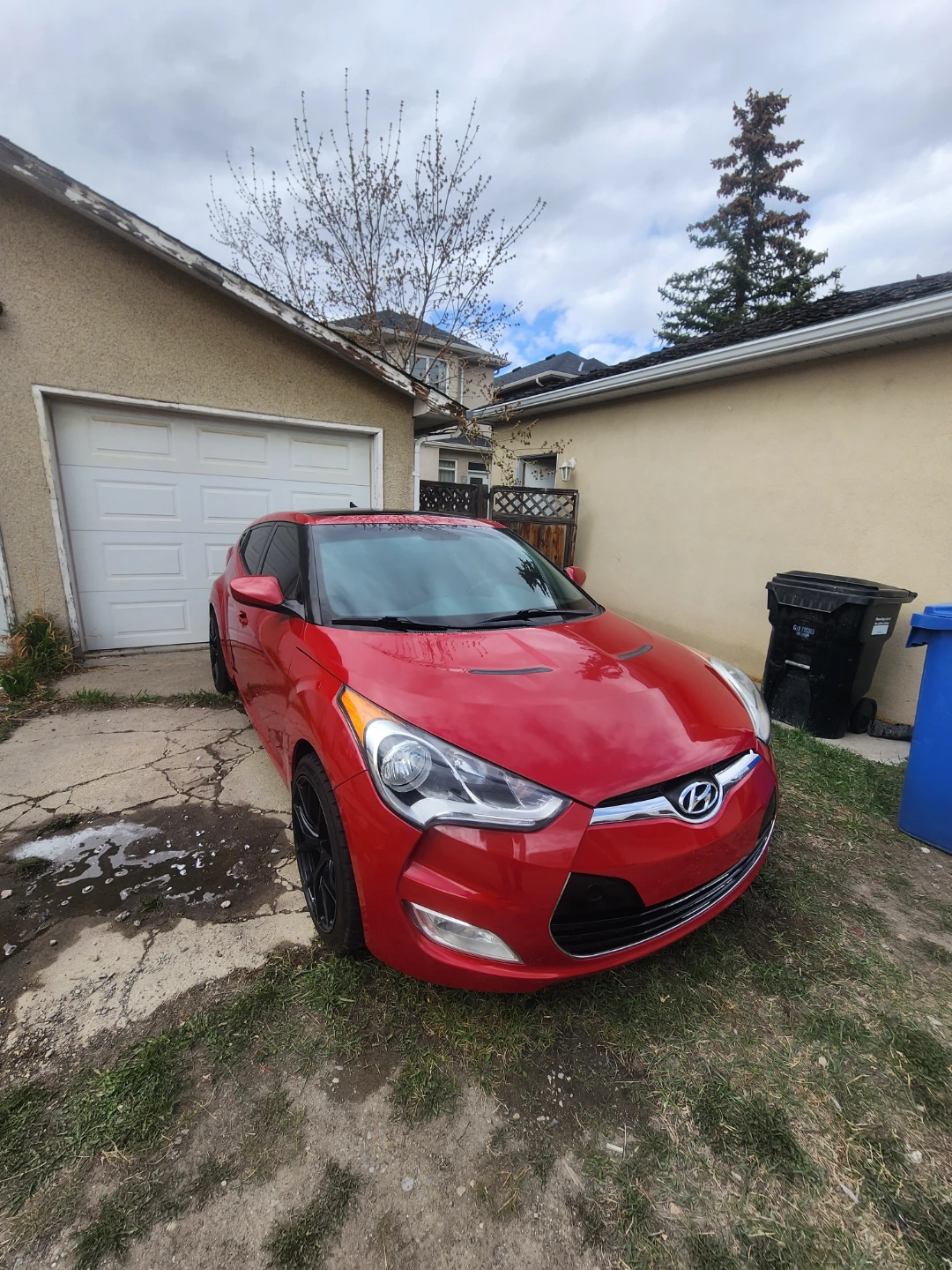 2013 Red Hyundai Veloster