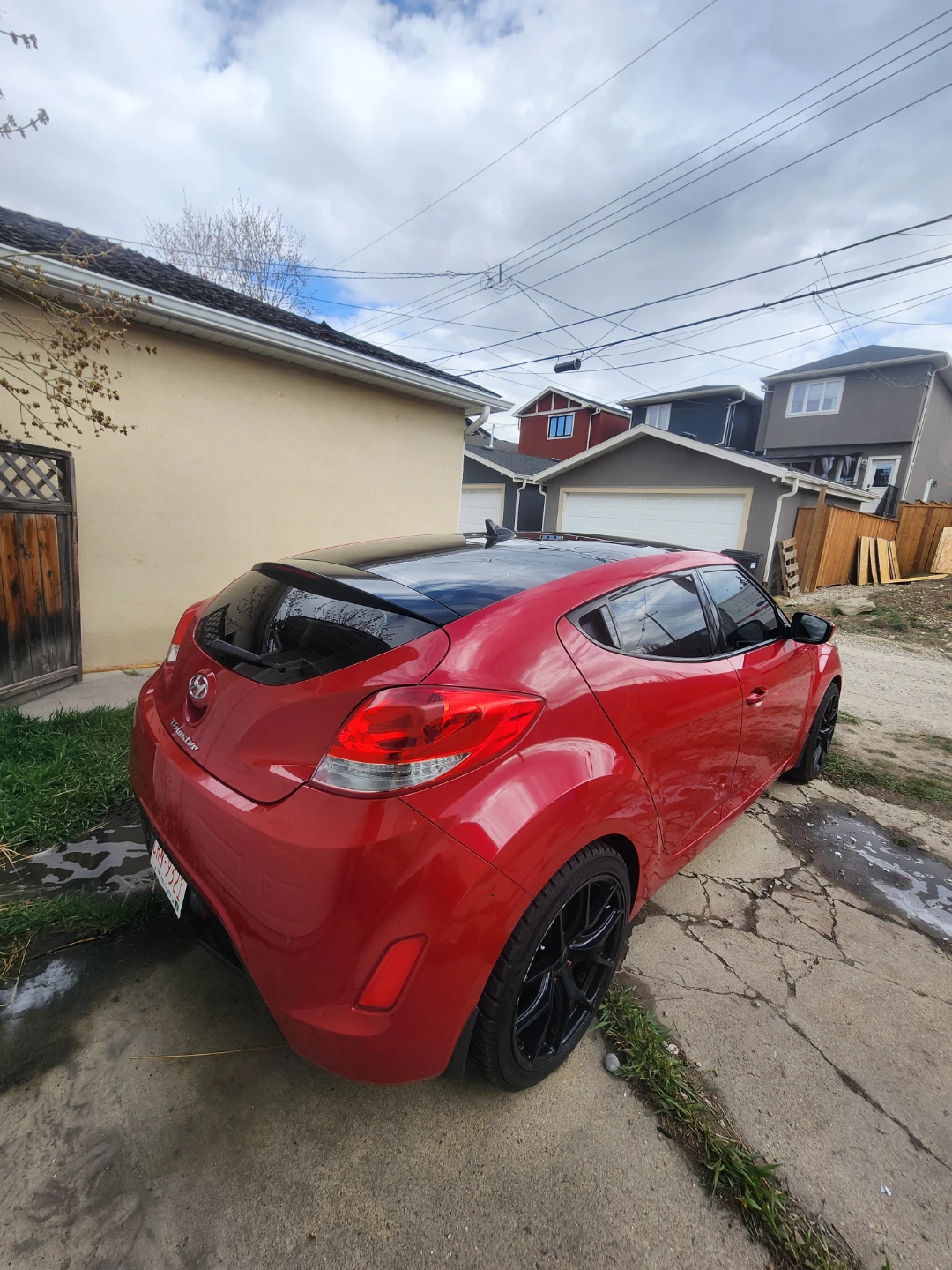 2013 Red Hyundai Veloster - photo 2