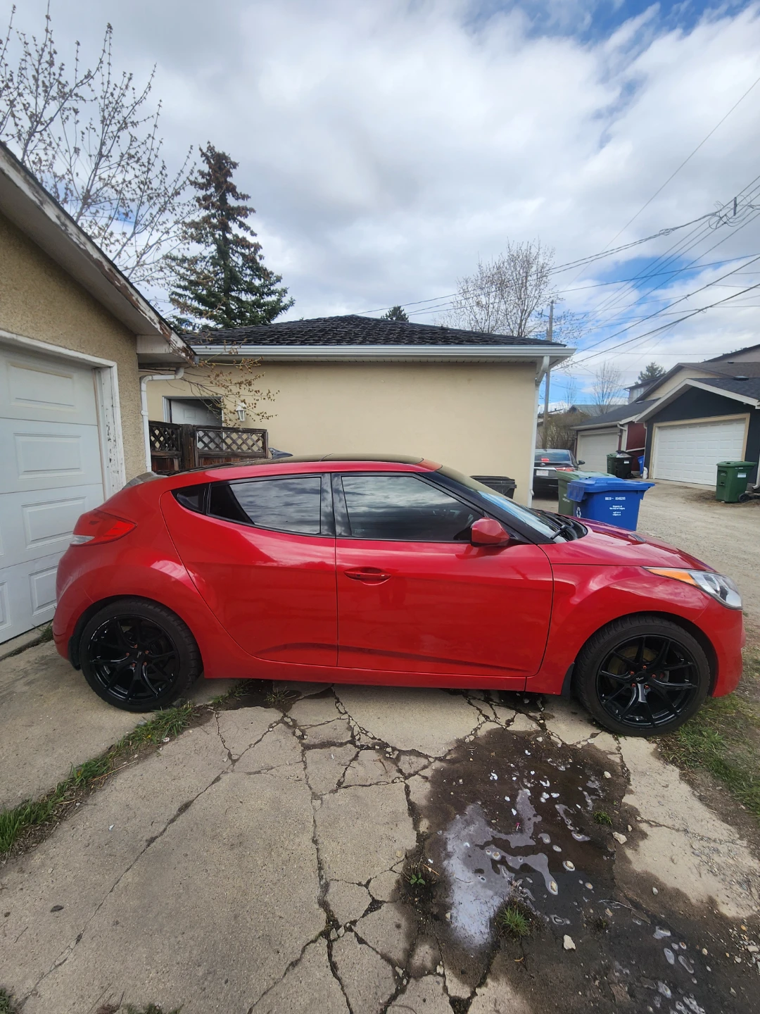 2013 Red Hyundai Veloster - photo 3
