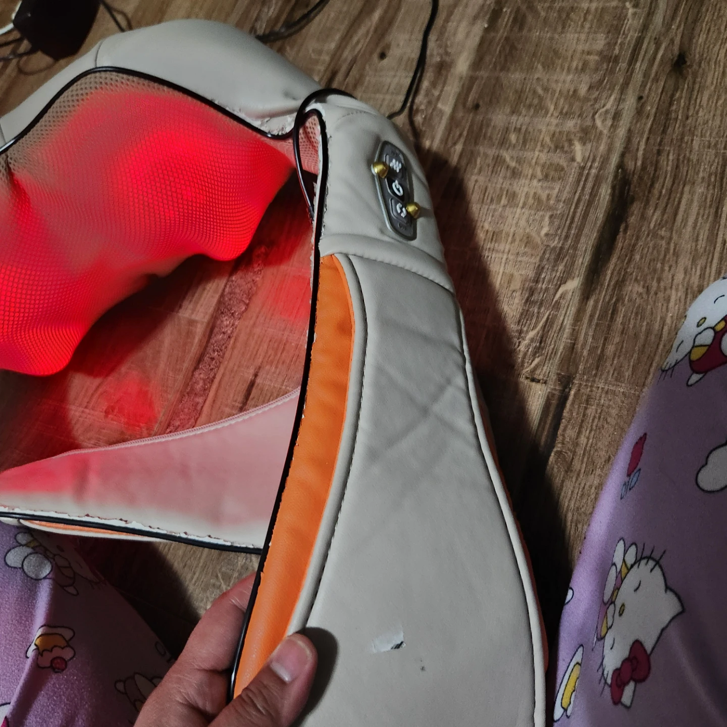 Neck and Shoulder Massager with Heat - photo 2