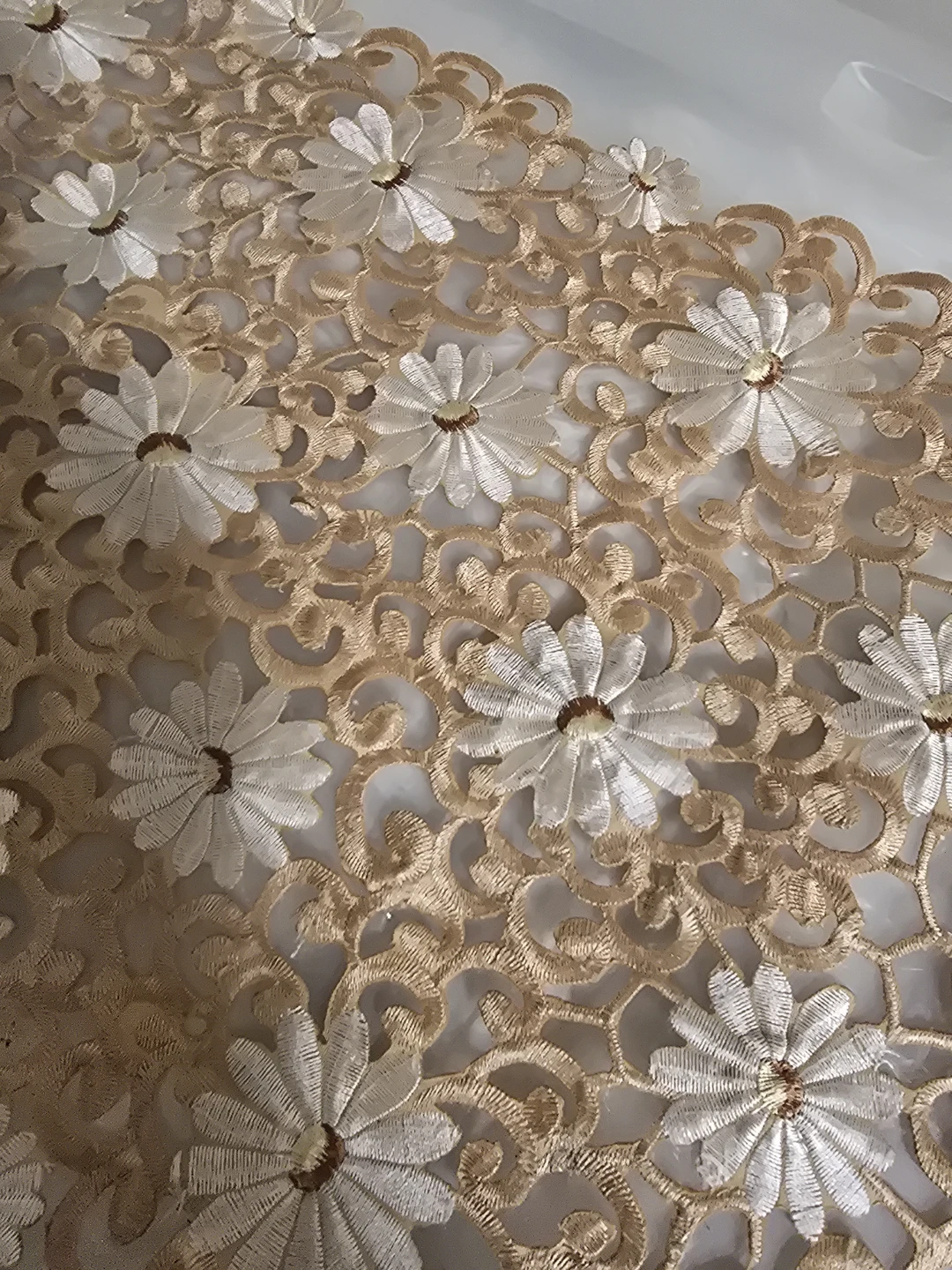 Gold Lace Floral Table Runner - photo 2