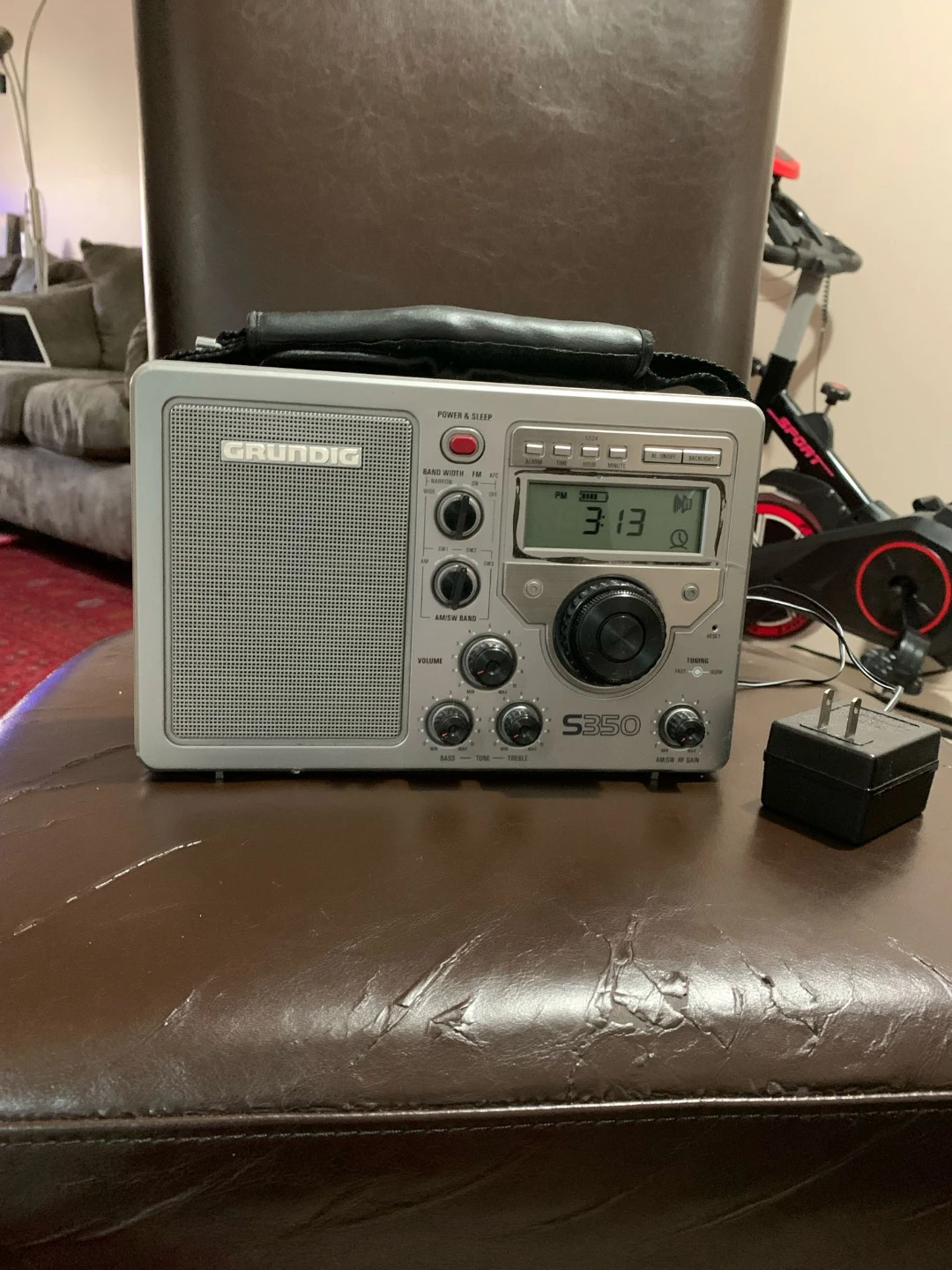 Grundig S350 AM/FM Radio