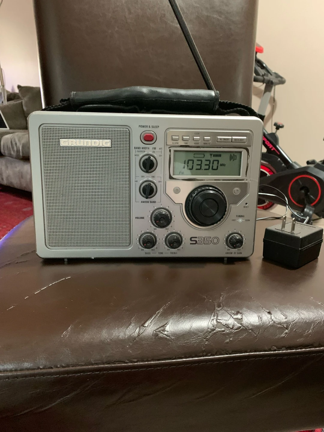 Grundig S350 AM/FM Radio - photo 3