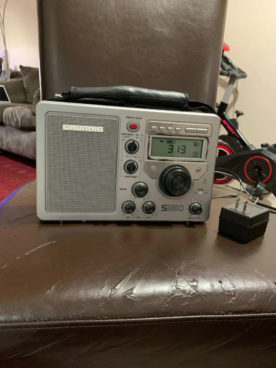 Grundig S350 AM/FM Radio - photo 4