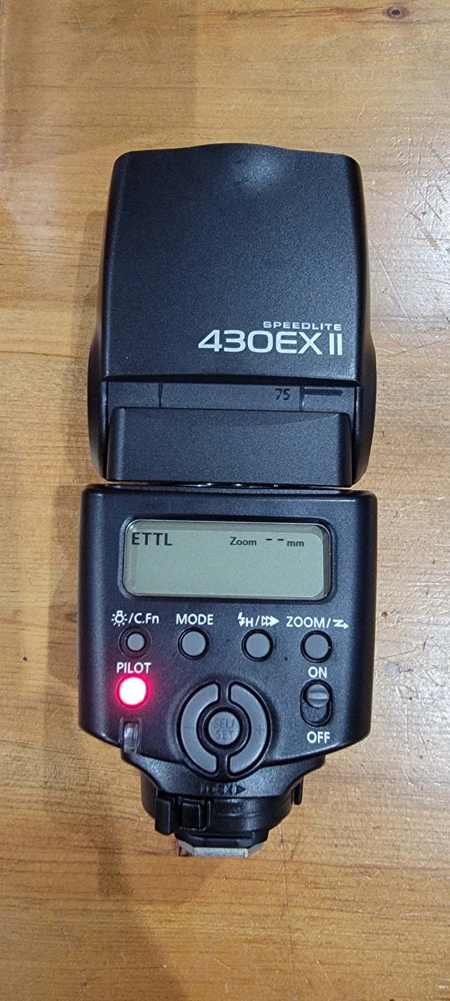 Canon Speedlite 430EX II Flash - photo 2