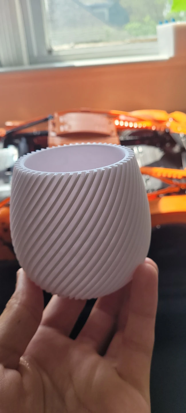 White Swirl Pattern Plant Pot