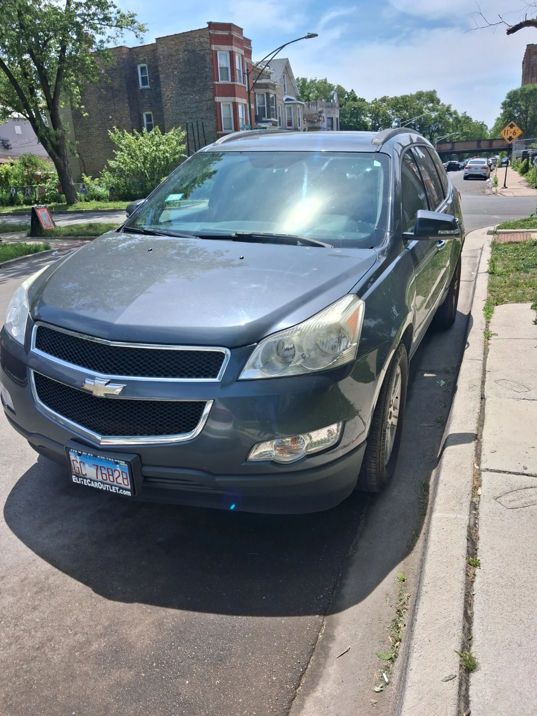 2011 Chevrolet Traverse LT AWD SUV - photo 3