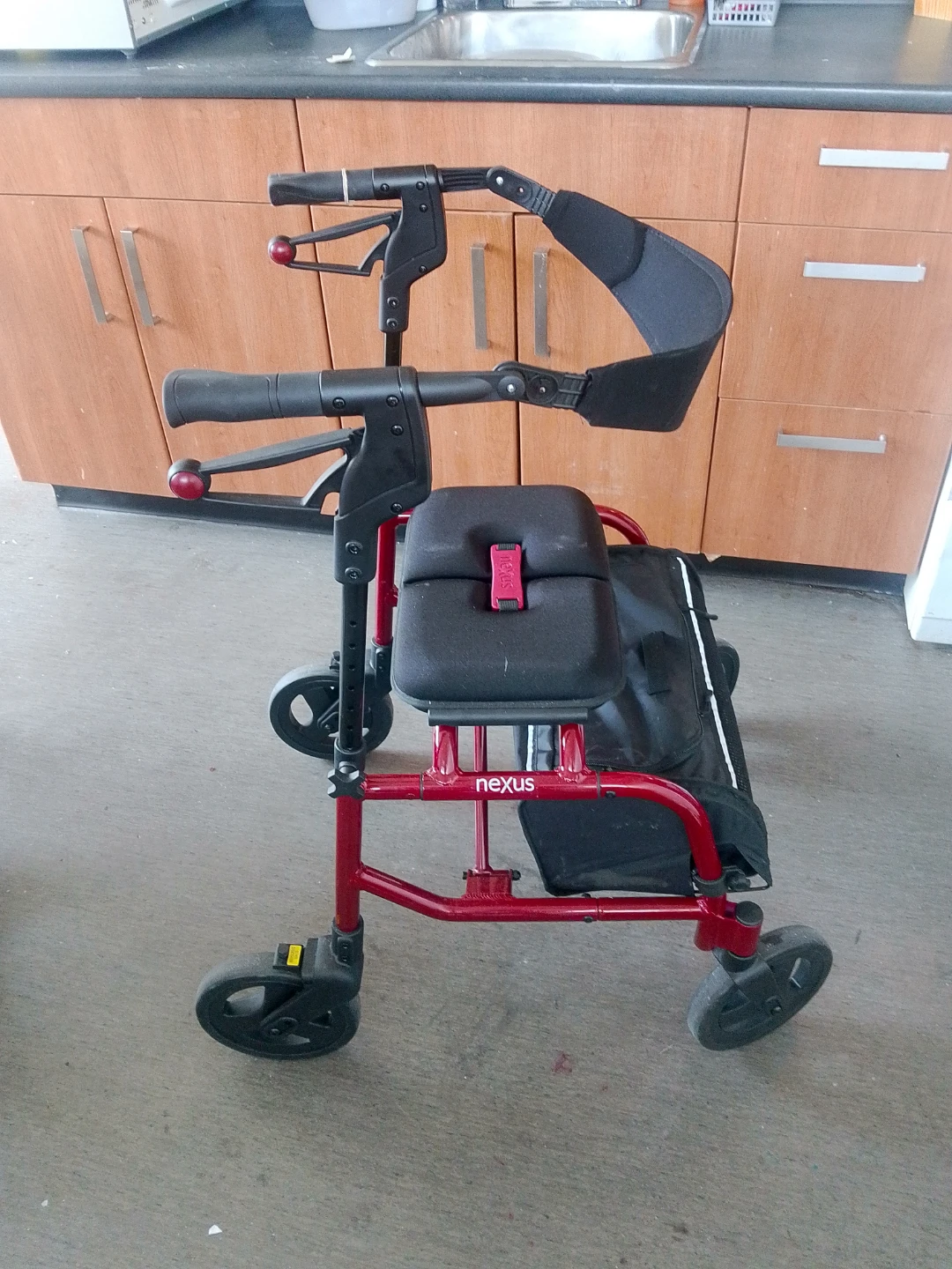 Nexus Walker with Seat and Bag - photo 4