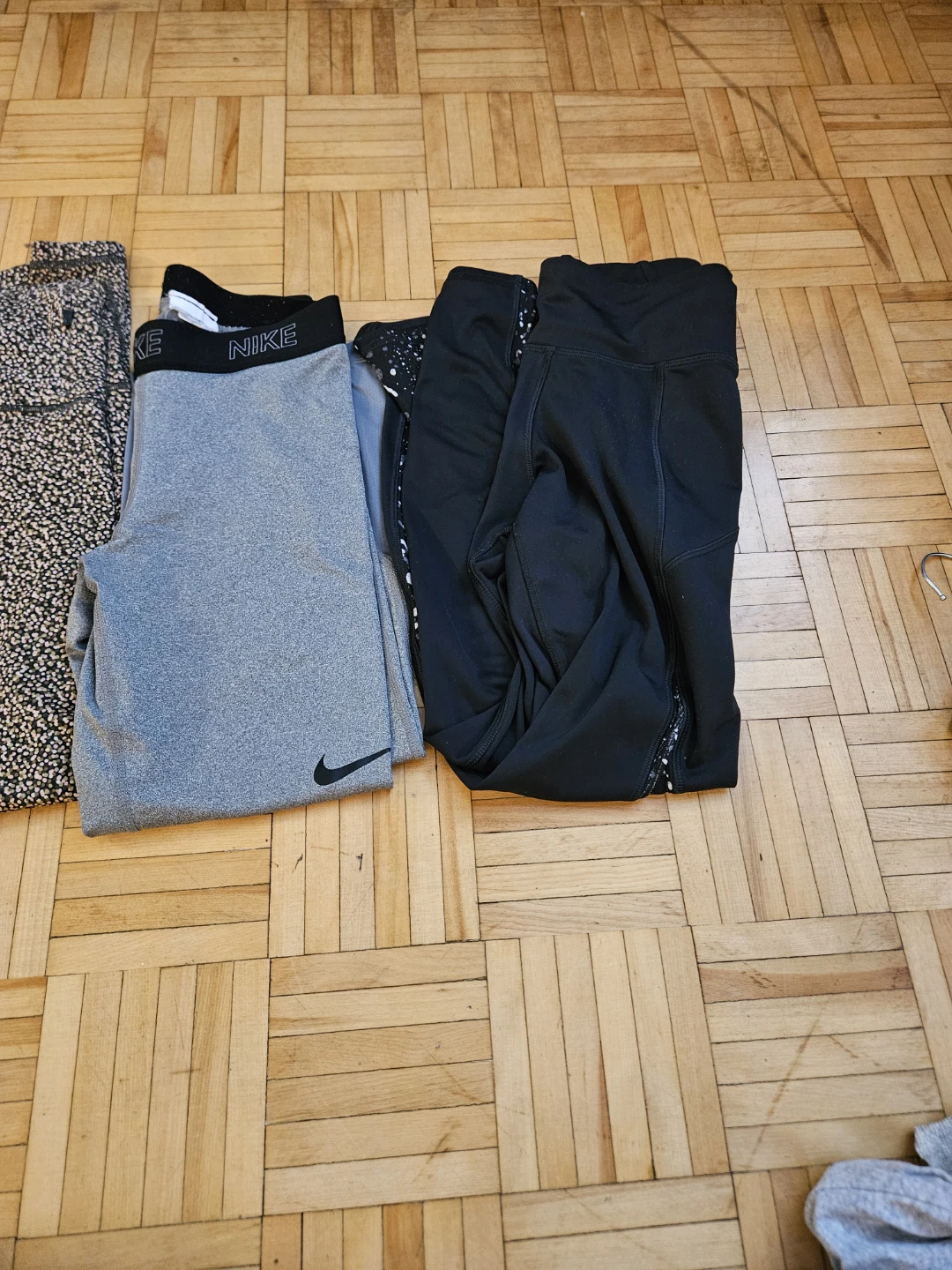 Bundle of 5 Athletic Leggings - photo 2