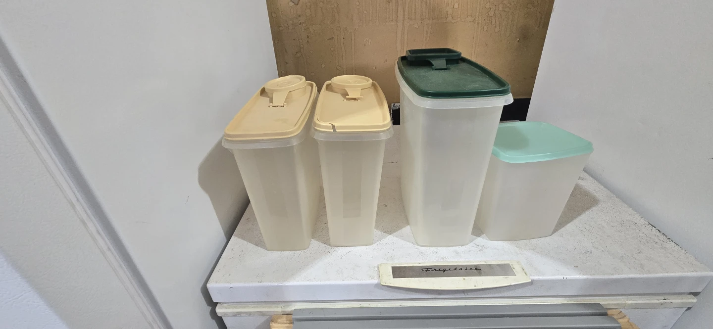 Set of 4 Tupperware Plastic Food Storage Containers