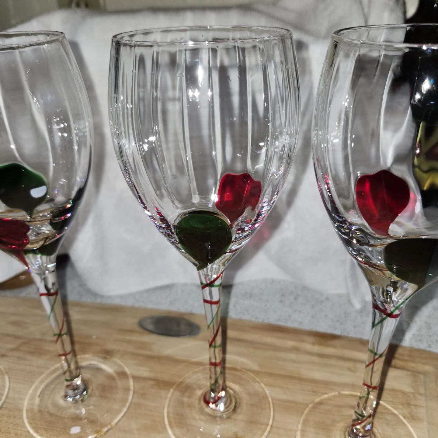 Set of 4 Glasses with Red and Green Accents - photo 5