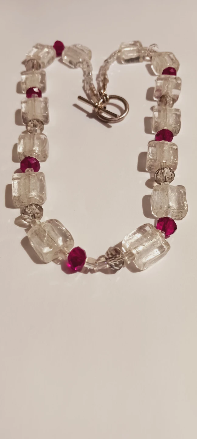 New !! Clear Cube Beaded Necklace with Fuchsia Accents - photo 3