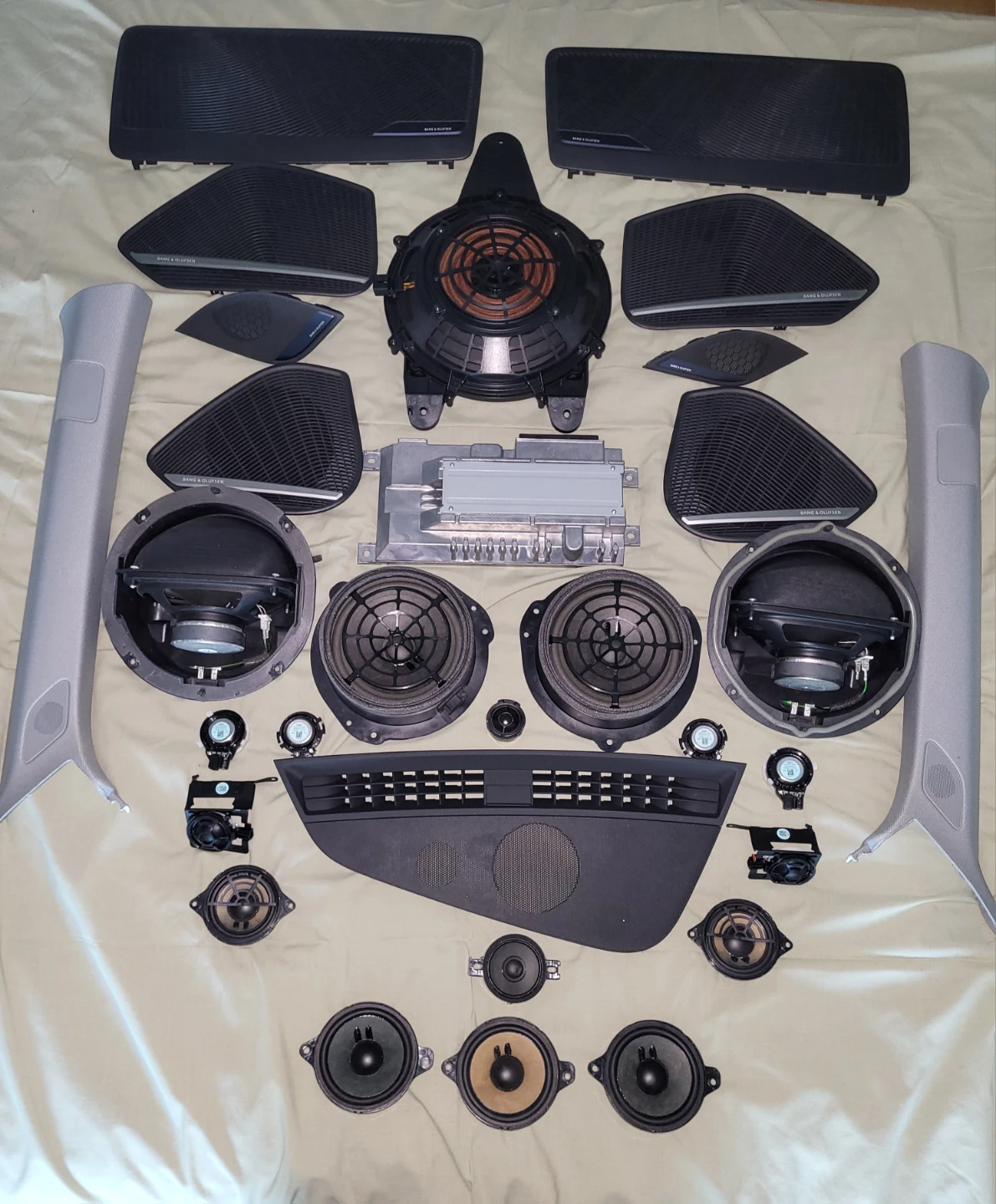 Bang & Olufsen OEM Car Speaker System Complete Set