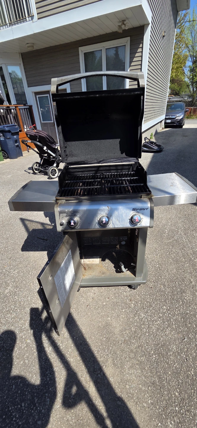 Weber Spirit Propane Grill (E315) - photo 2