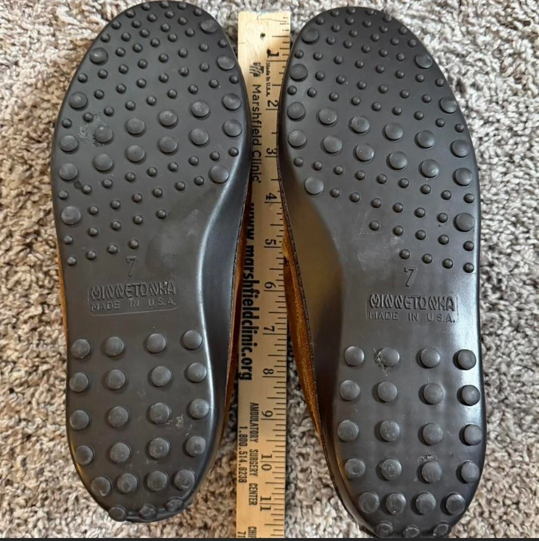 Minnetonka Suede Sheepskin Moccasin Slippers Size 7 - photo 2