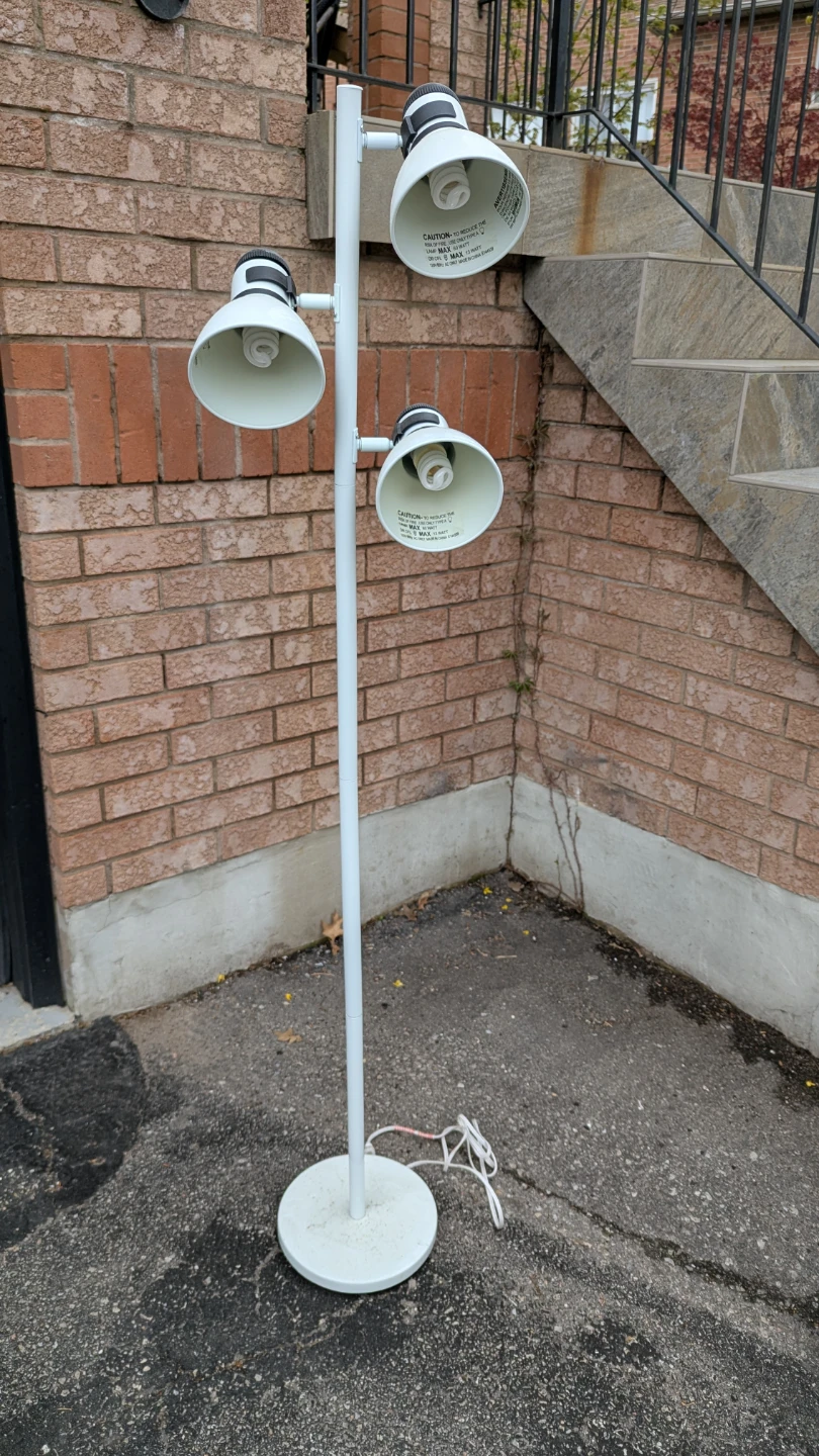 White 3-Head Floor Lamp