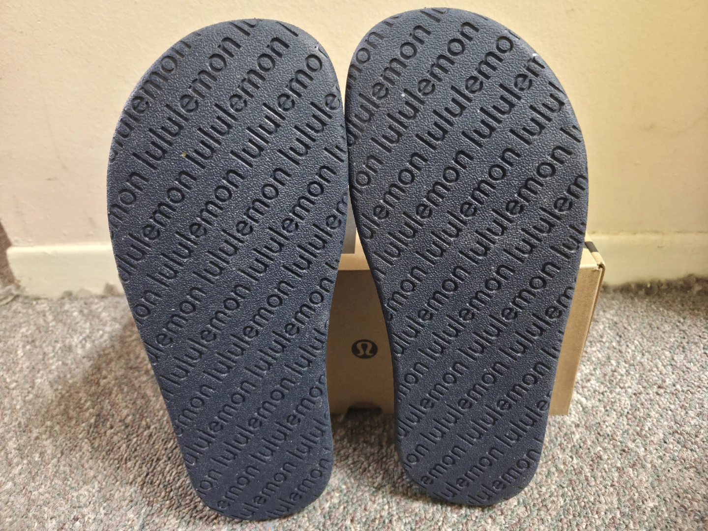 Lululemon Women's Restfeel Slide - photo 2