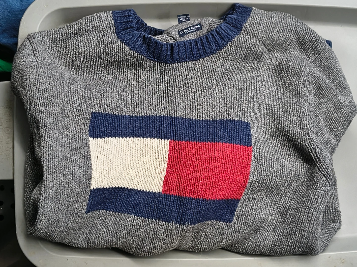 Men's Tommy Hilfiger  Crewneck Sweater with Flag Panel SIZE M