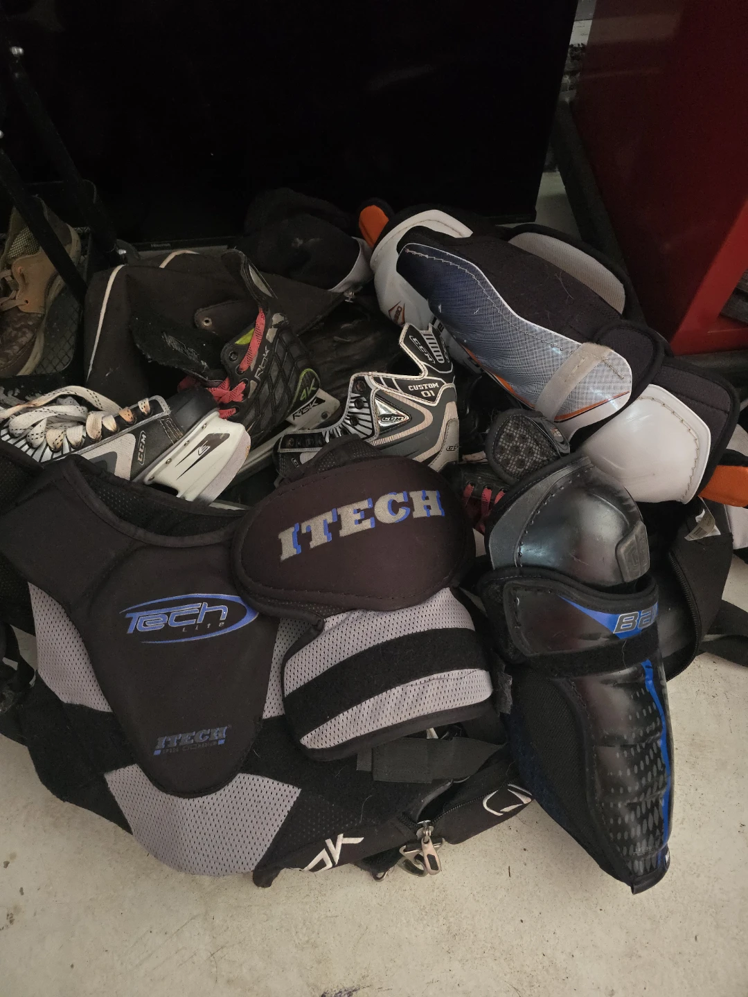 Mixed Hockey Protective Gear - ITECH, Bauer, CCM