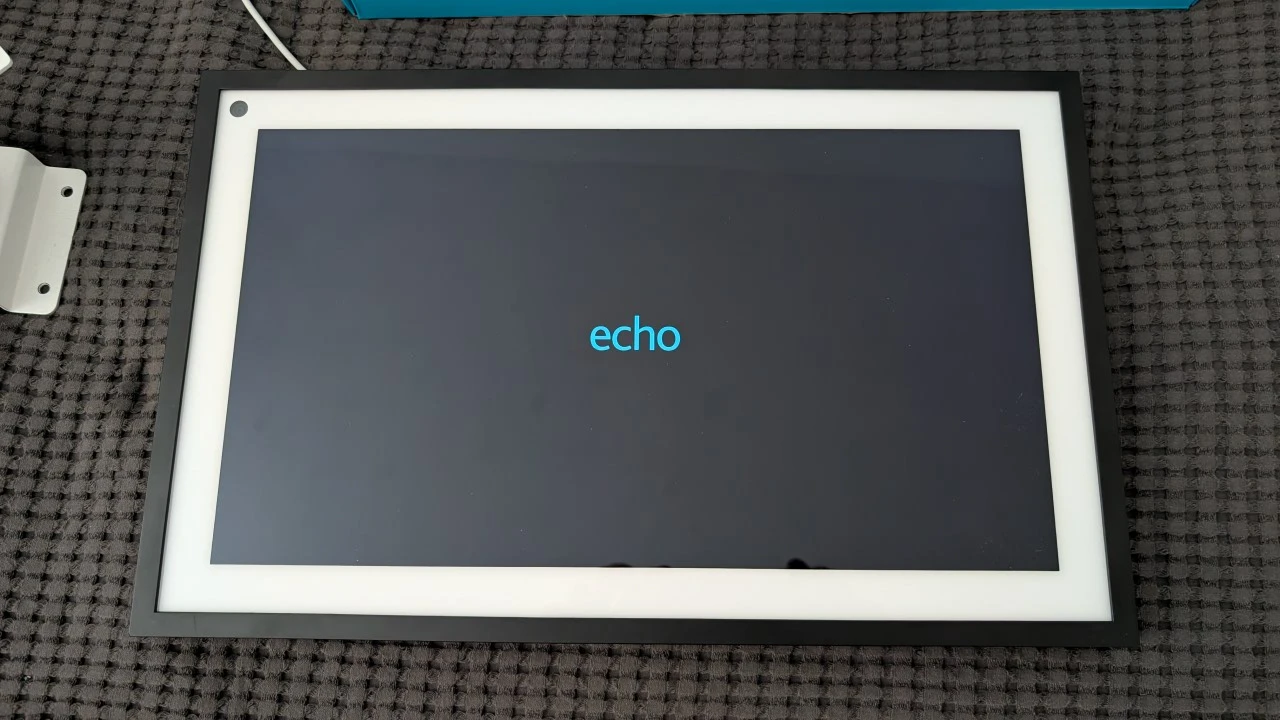 Amazon Echo Show 15 Smart Touchscreen Display - photo 2