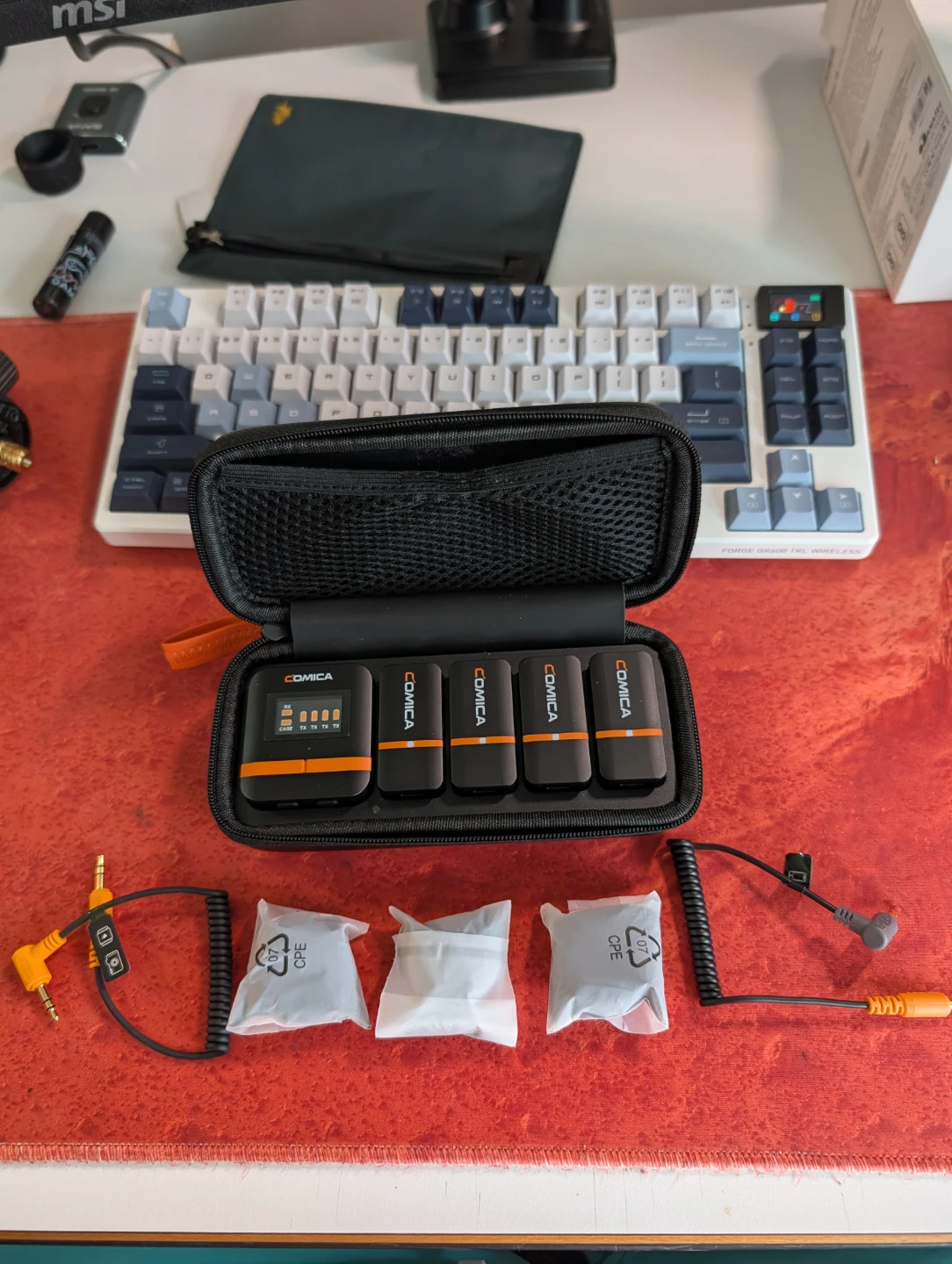 Comica Vimo Q 4-Channel Mini Wireless Microphone System - photo 4