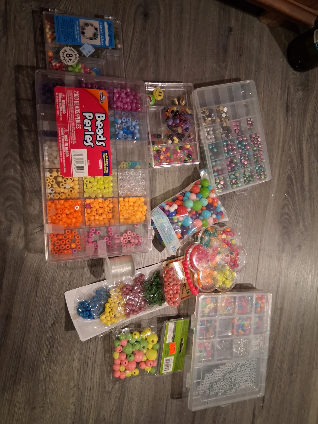 Elmer's Beads Perles Crafting Lot