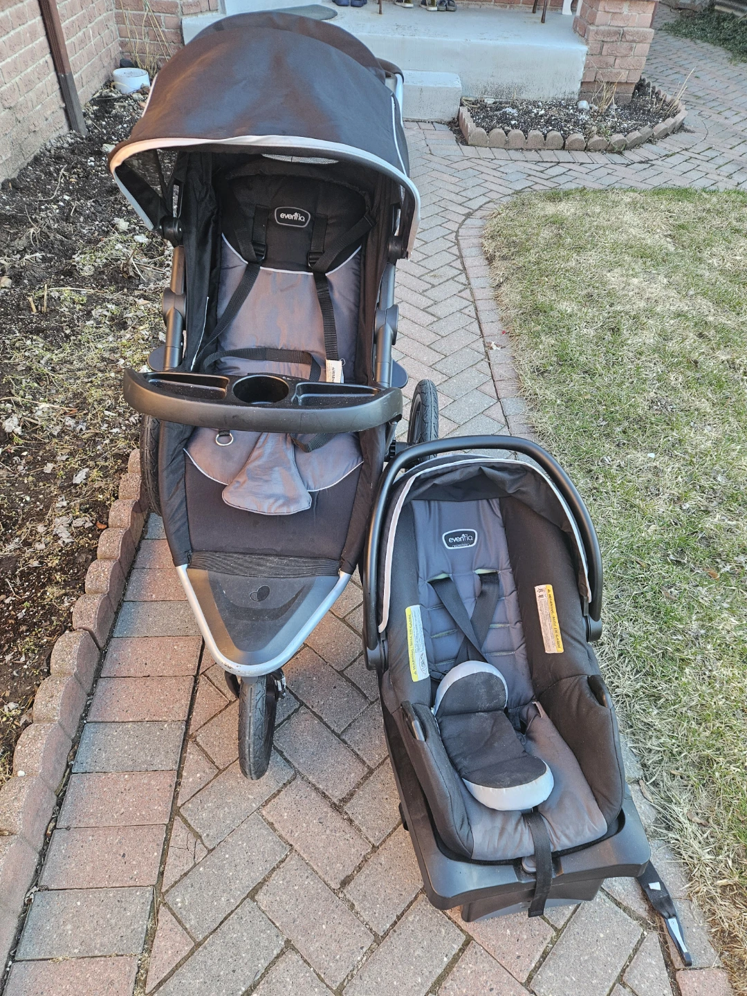 Evenflo Litemax 35 Travel System Stroller and Car Seat - photo 2